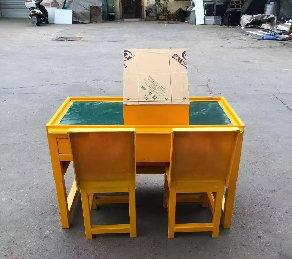 明水防静电导通桌井下煤矿火工品发放桌：危险品流转的安全守护者