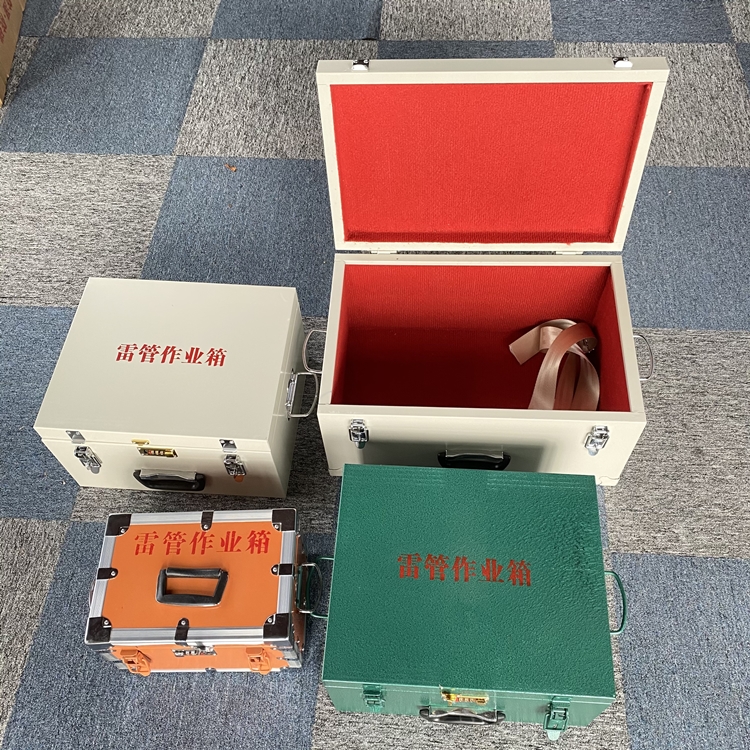 明水爆破工程作业箱如何选择?玻璃钢与传统材质的全面对比